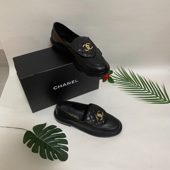 CHANEL Black and Gold Quilted Loafers - Picture 7 of 8